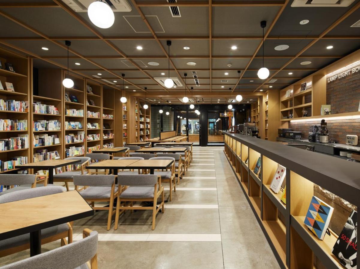 Lamp Light Books Hotel Sapporo Exterior photo