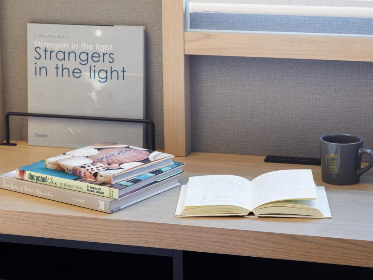 Lamp Light Books Hotel Sapporo Exterior photo